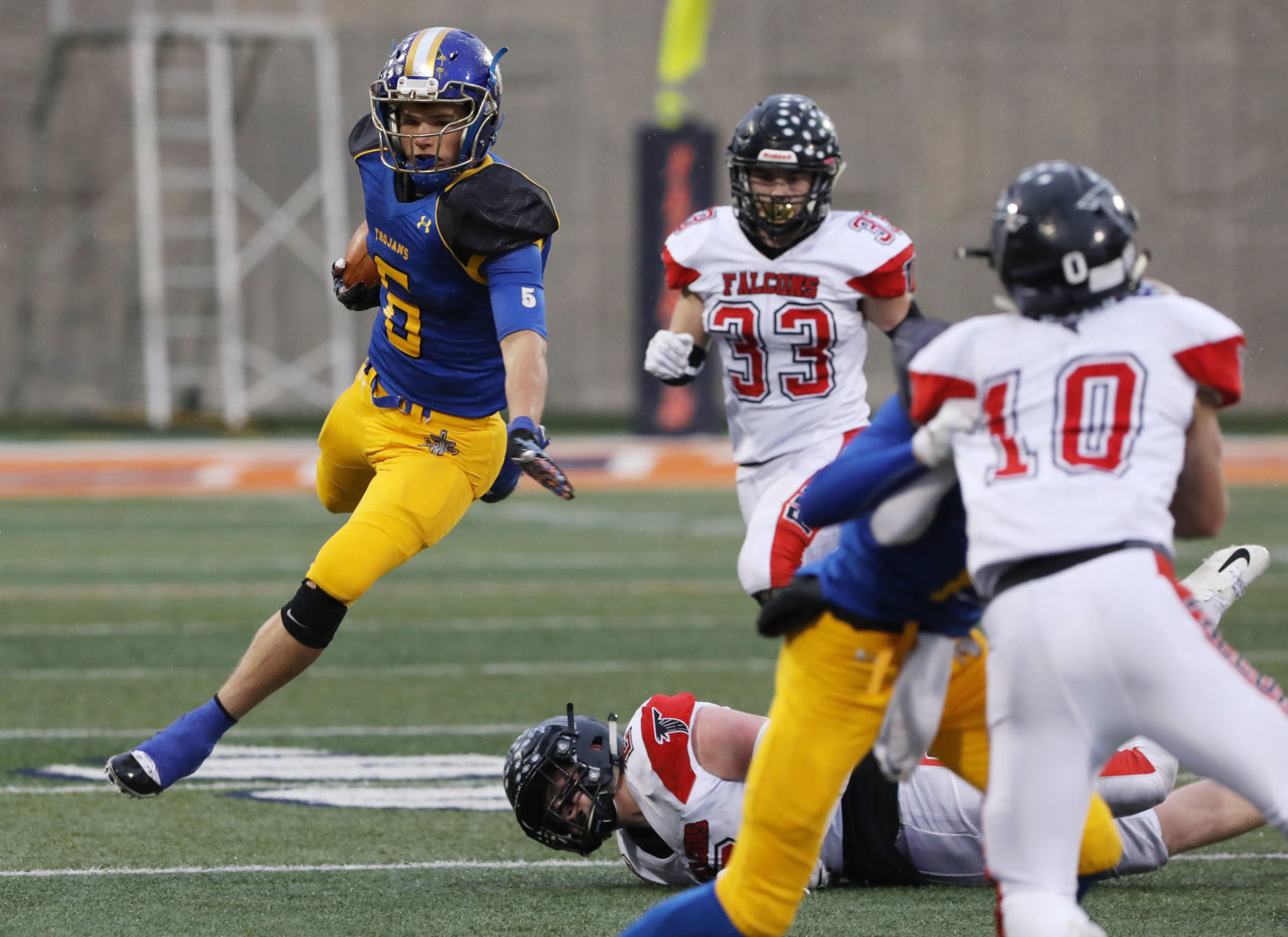 Maroa Forsyth vs GCMS football 12 11.24.18.jpg